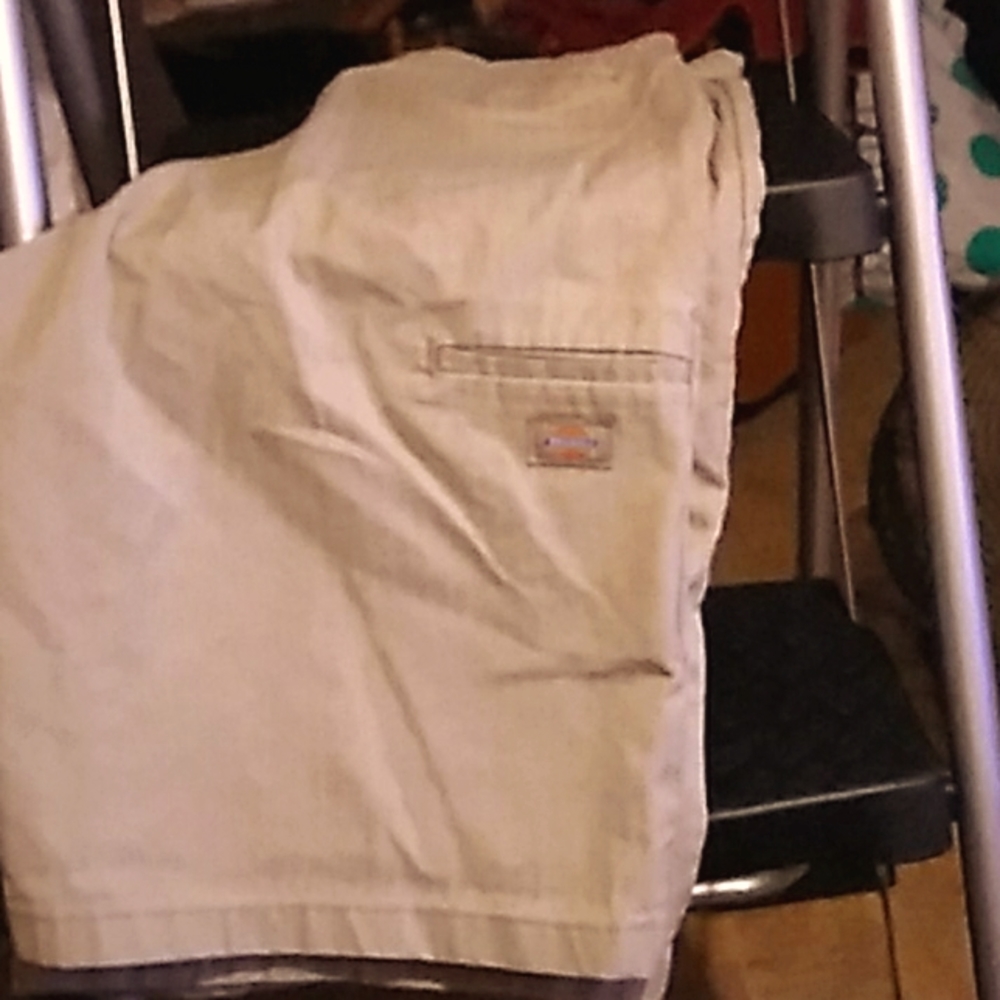 Mens Dickies shorts size 32 waist